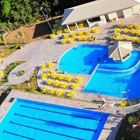Apartamento Golden Dolphin Express Caldas Novas Exterior foto